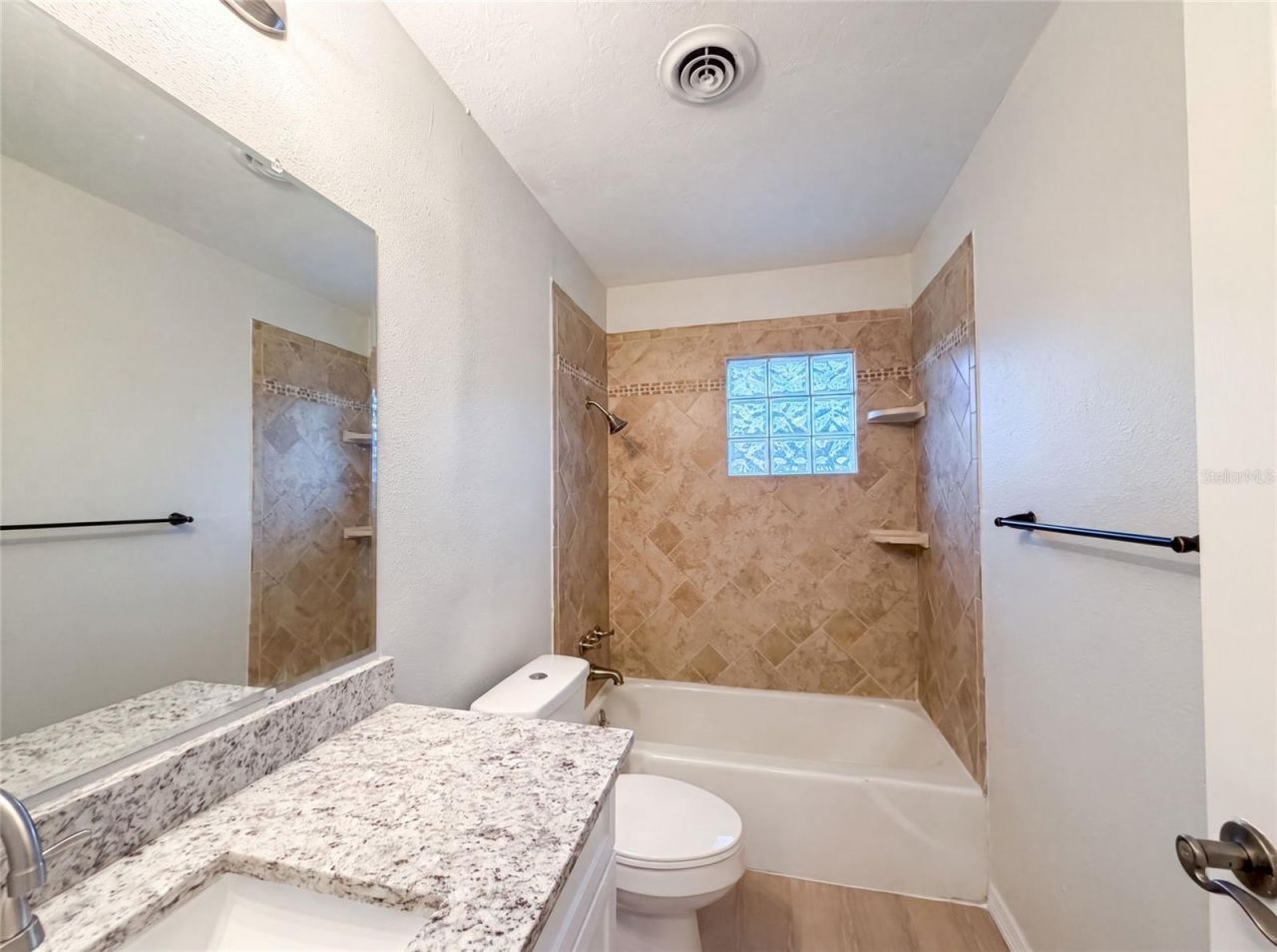 827 Dora Avenue , Tavares, FL 32778 Photo