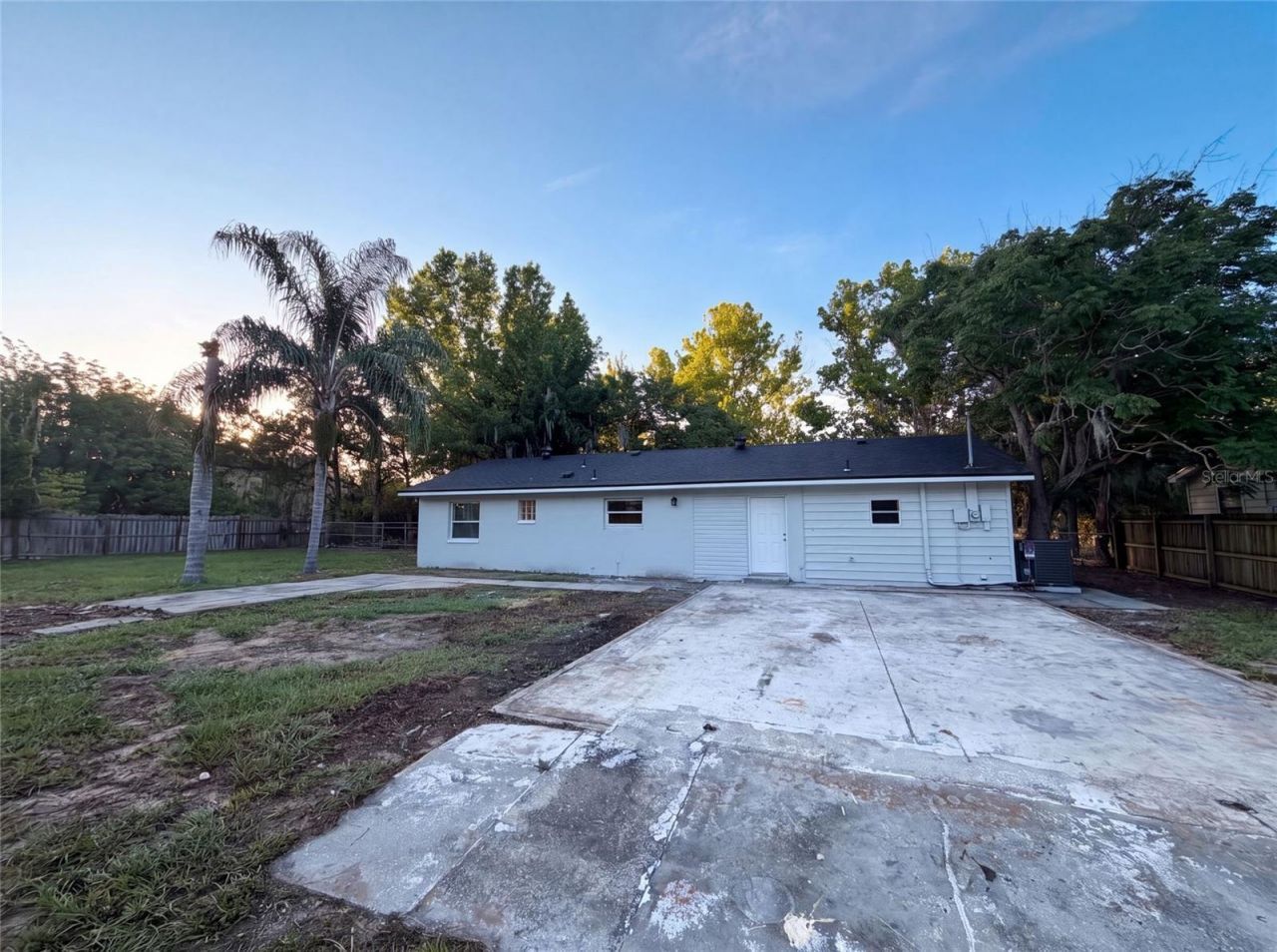 827 Dora Avenue , Tavares, FL 32778 Photo