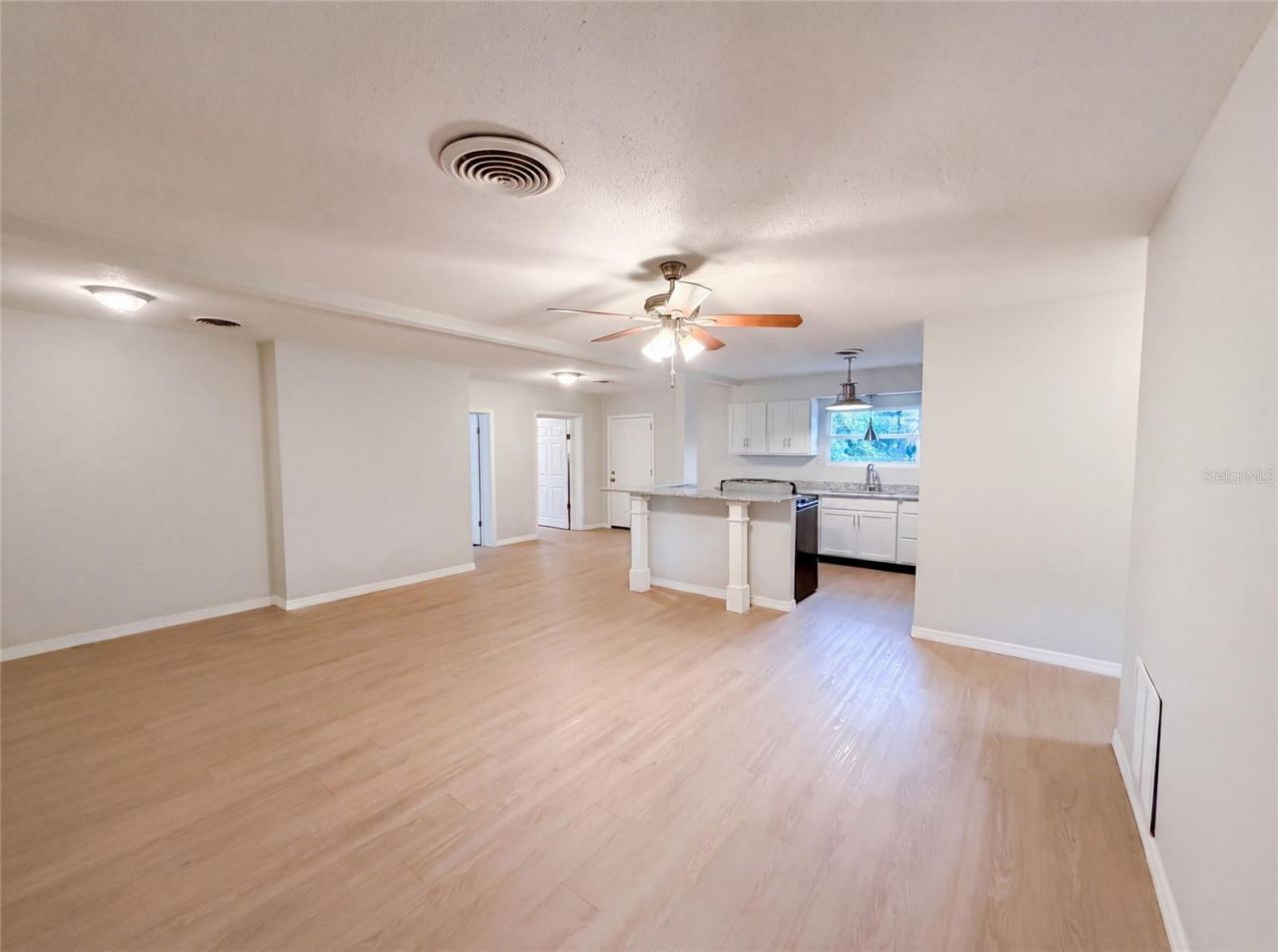 827 Dora Avenue , Tavares, FL 32778 Photo