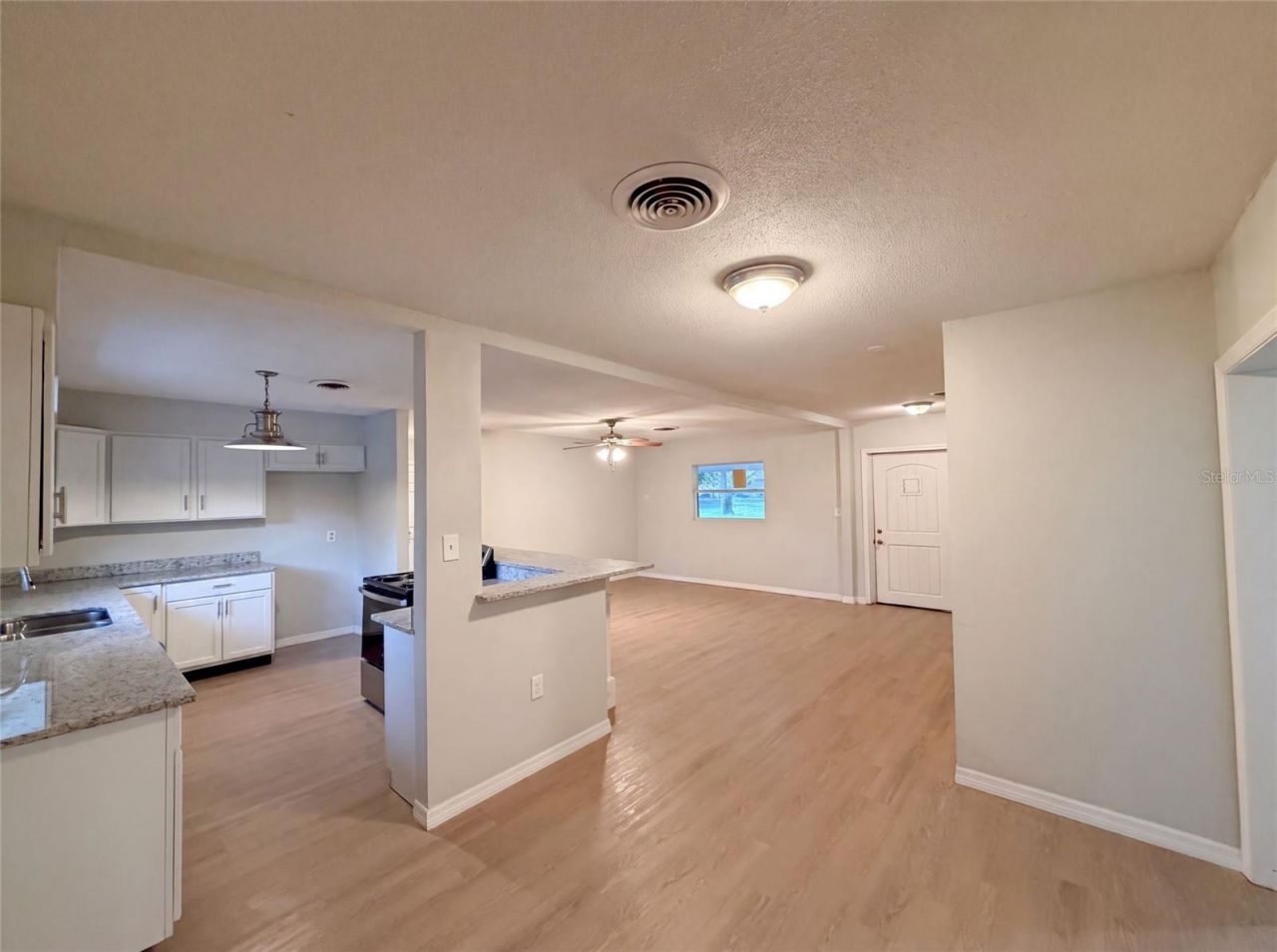 827 Dora Avenue , Tavares, FL 32778 Photo