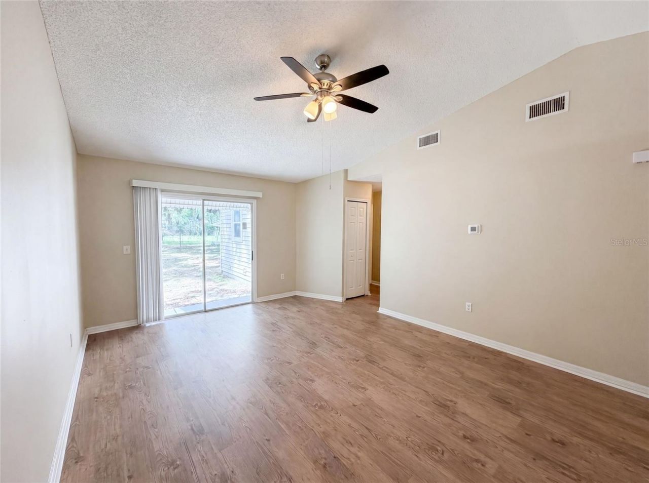 2715 Lorraine Drive , Leesburg, FL 34748 Photo