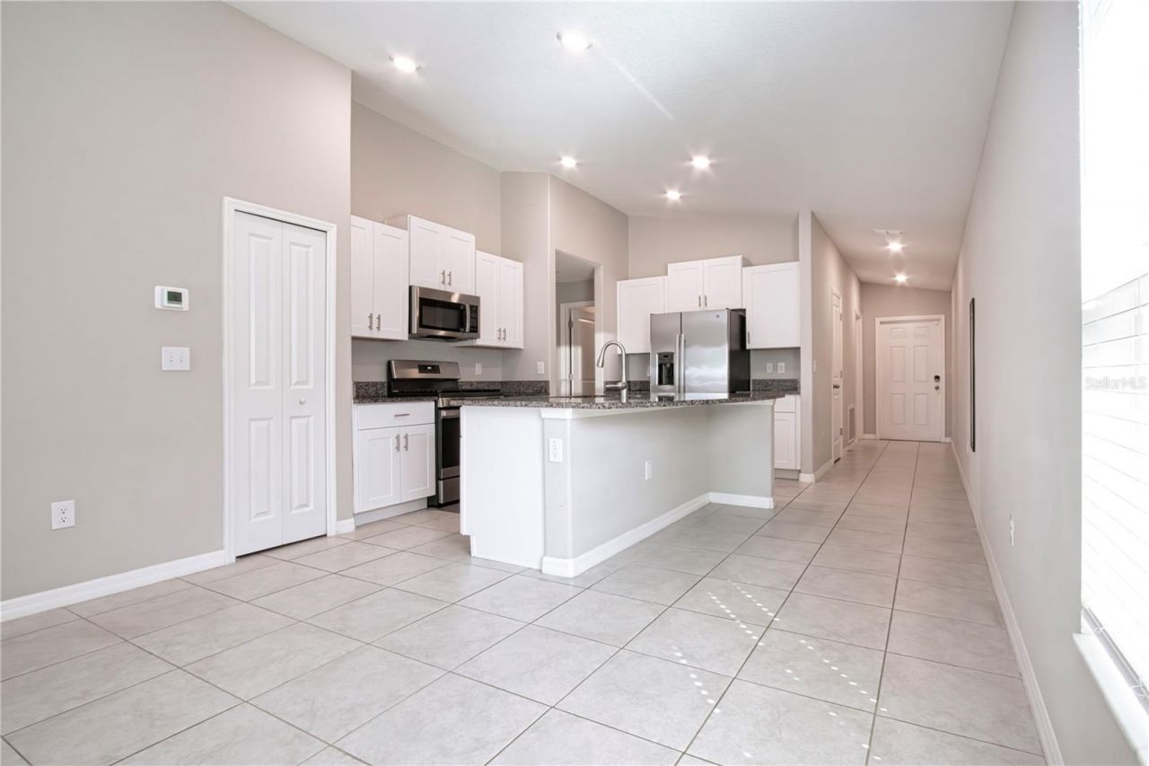 9437 Lemon Drop Loop , Sun City Center, FL 33573 Photo