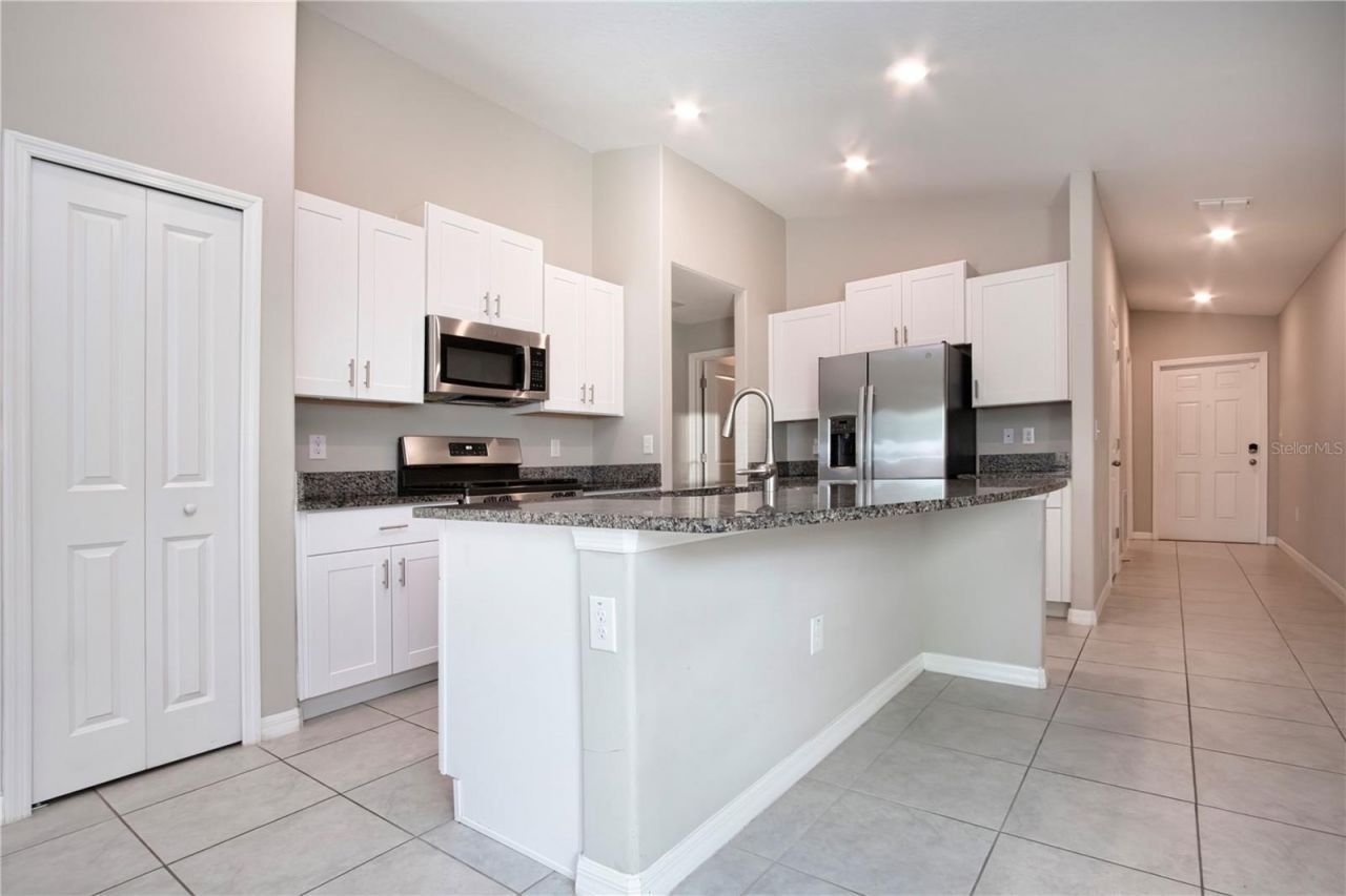 9437 Lemon Drop Loop , Sun City Center, FL 33573 Photo