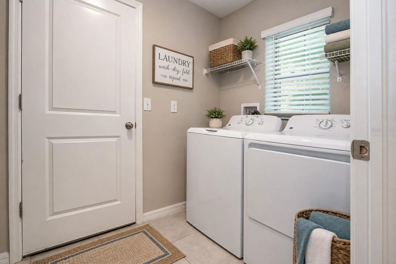 9437 Lemon Drop Loop , Sun City Center, FL 33573 Photo