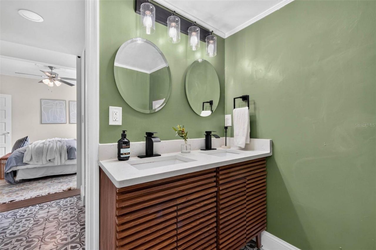 629 6th Avenue N, Saint Petersburg, FL 33701 Photo