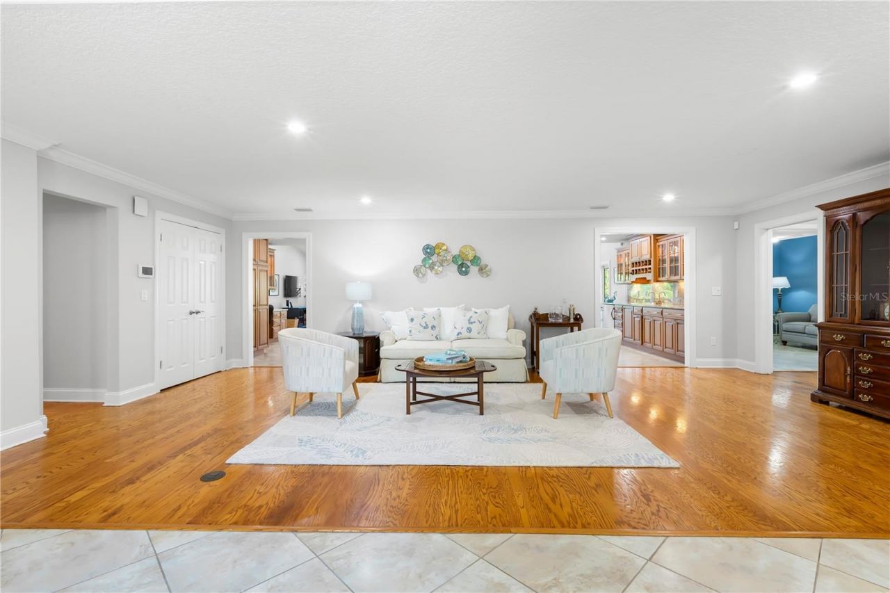 2001 Illinois Ave Ne, Saint Petersburg, FL 33703 Photo
