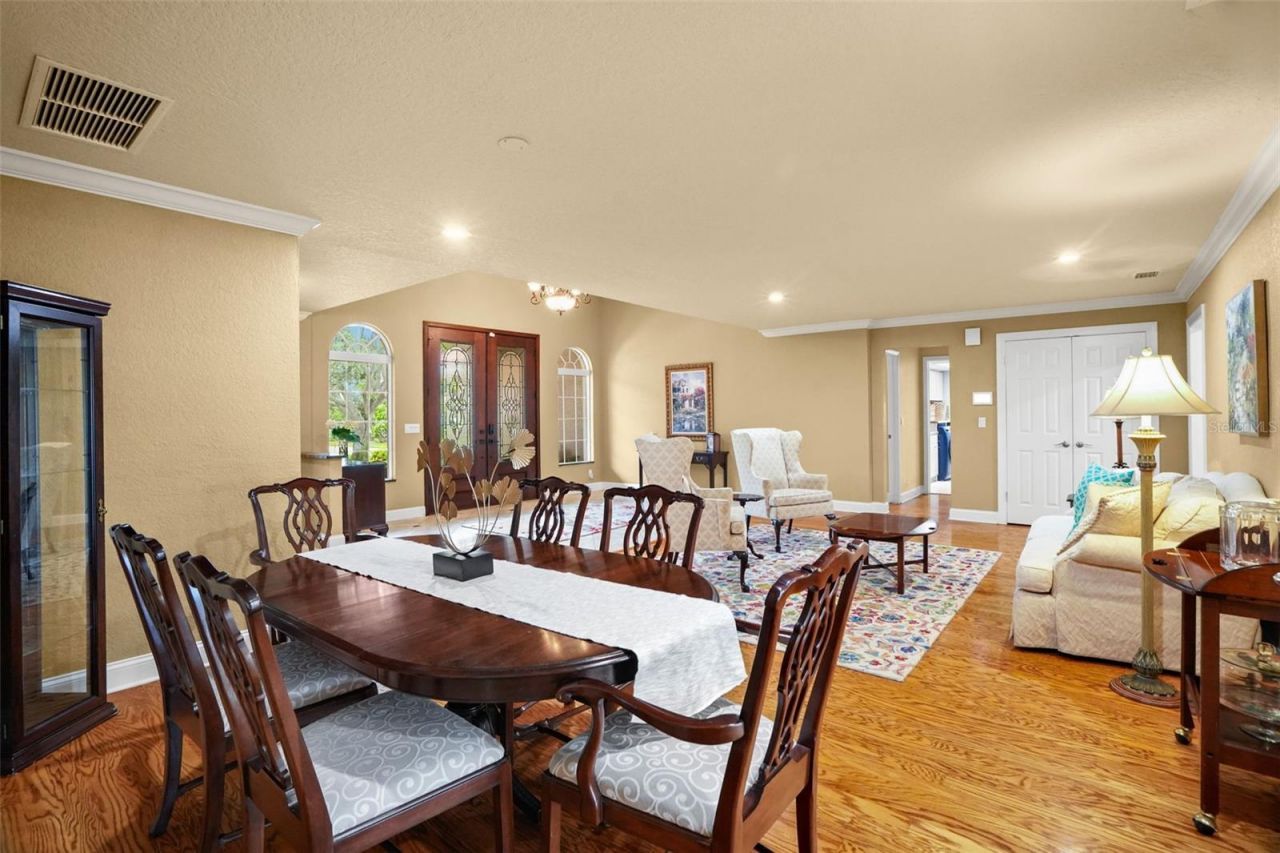 2001 Illinois Ave Ne, Saint Petersburg, FL 33703 Photo