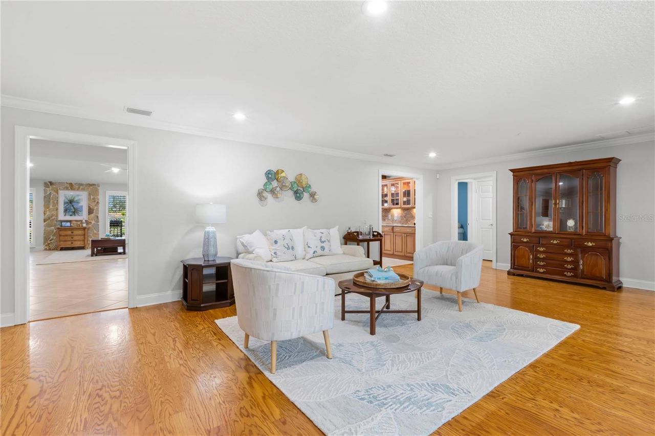 2001 Illinois Ave Ne, Saint Petersburg, FL 33703 Photo