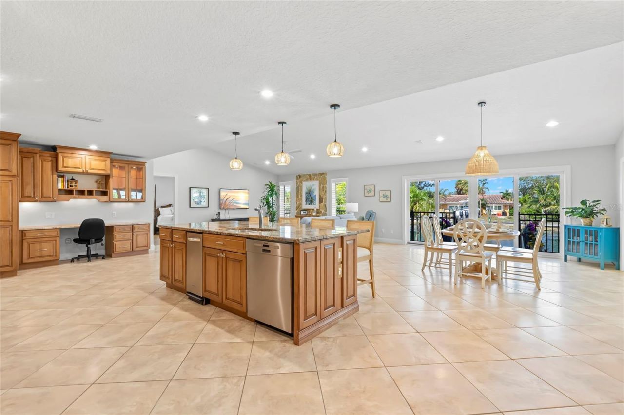 2001 Illinois Ave Ne, Saint Petersburg, FL 33703 Photo