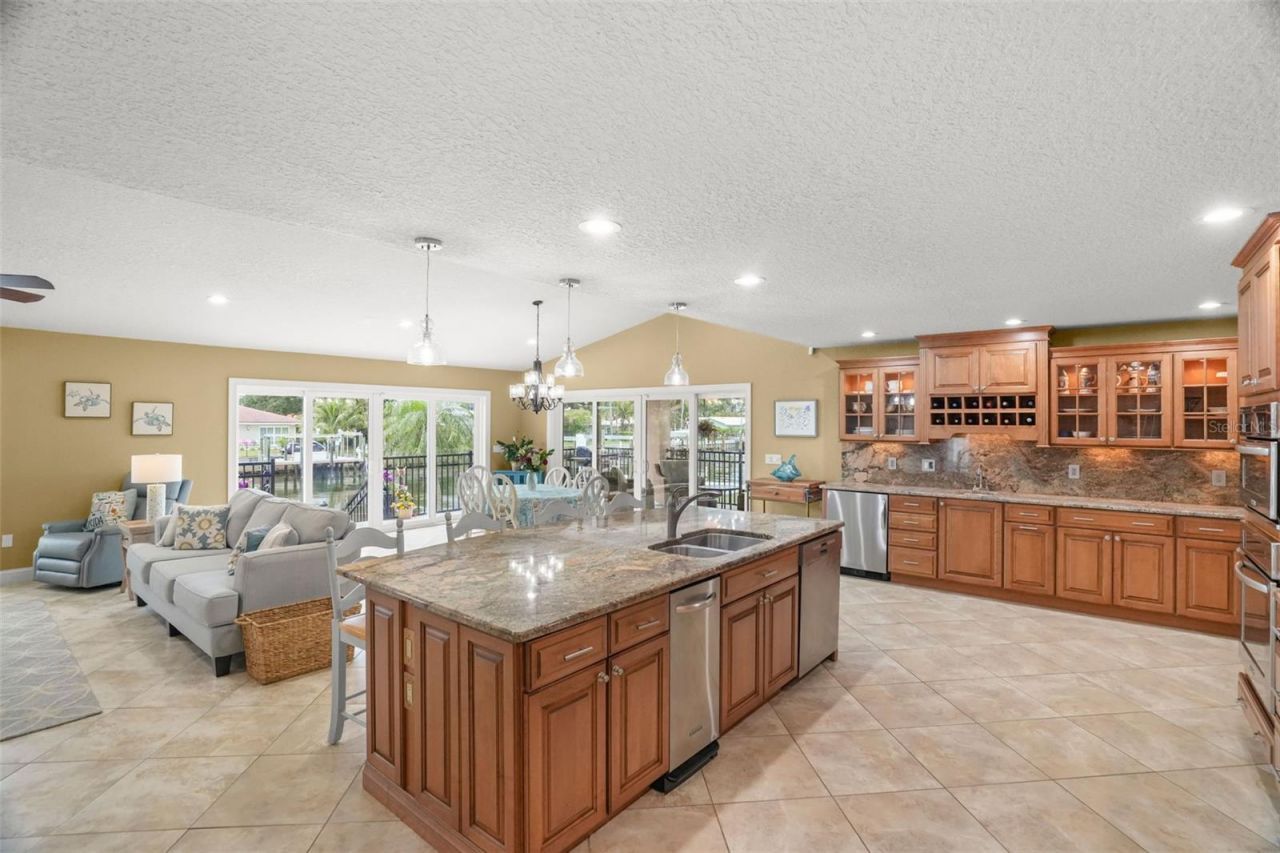 2001 Illinois Ave Ne, Saint Petersburg, FL 33703 Photo