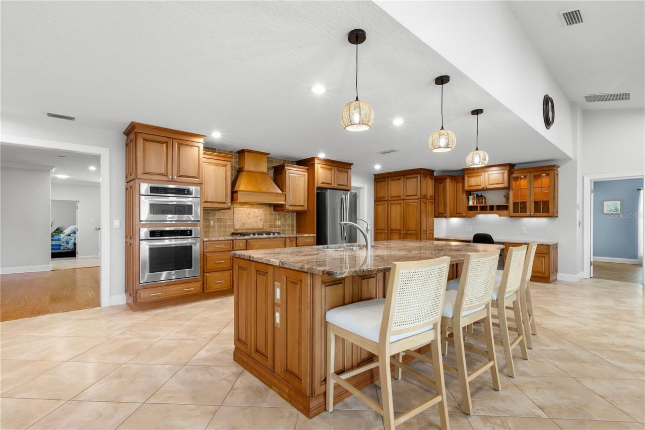 2001 Illinois Ave Ne, Saint Petersburg, FL 33703 Photo
