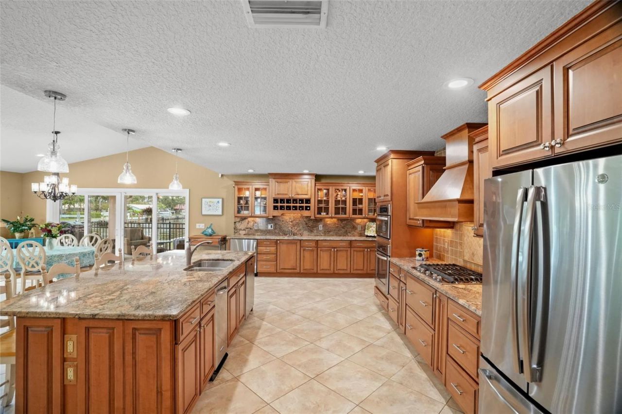 2001 Illinois Ave Ne, Saint Petersburg, FL 33703 Photo