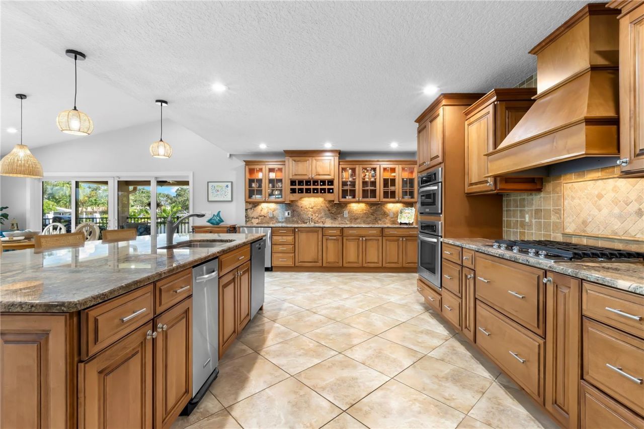 2001 Illinois Ave Ne, Saint Petersburg, FL 33703 Photo