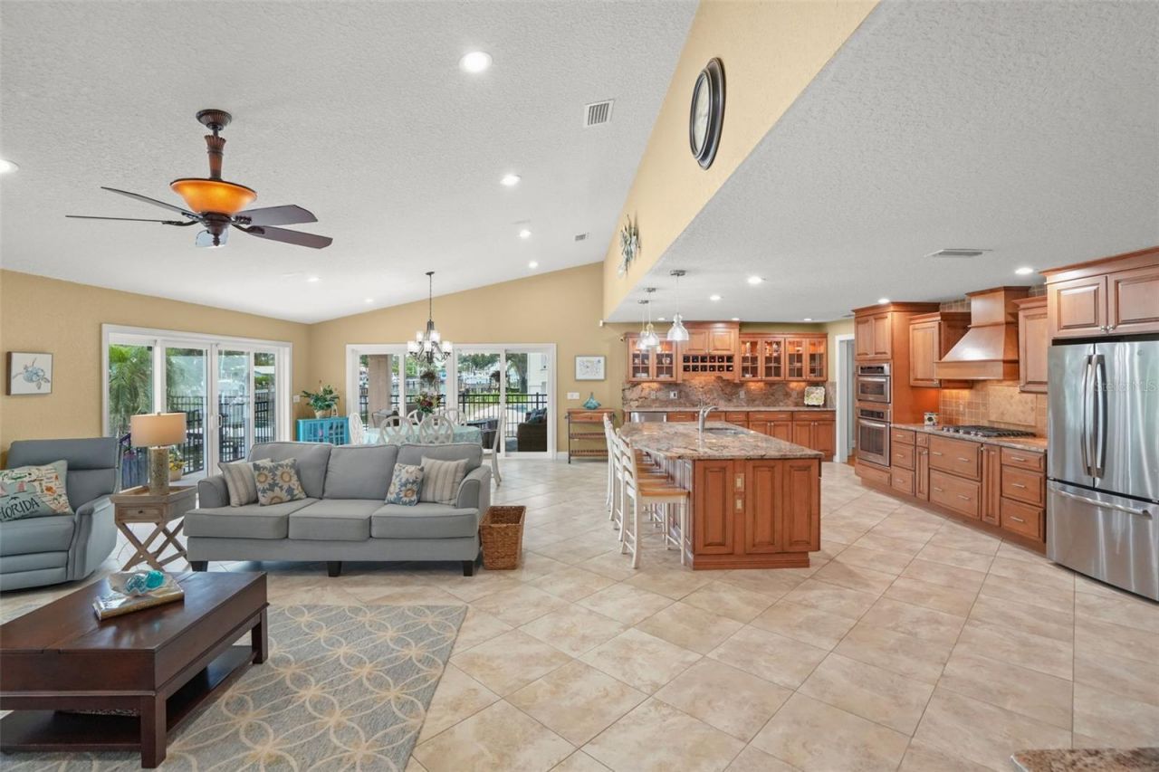 2001 Illinois Ave Ne, Saint Petersburg, FL 33703 Photo