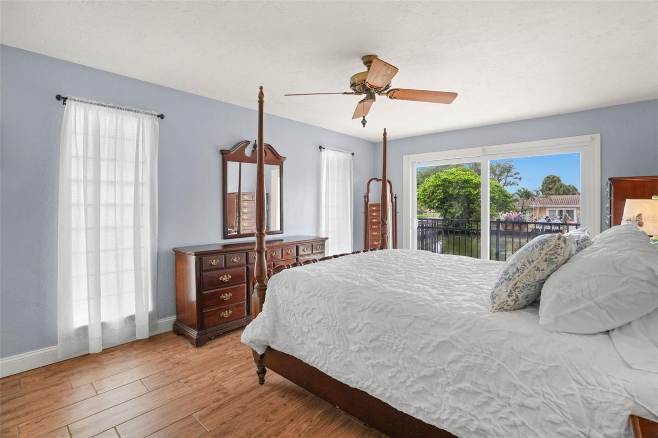 2001 Illinois Ave Ne, Saint Petersburg, FL 33703 Photo