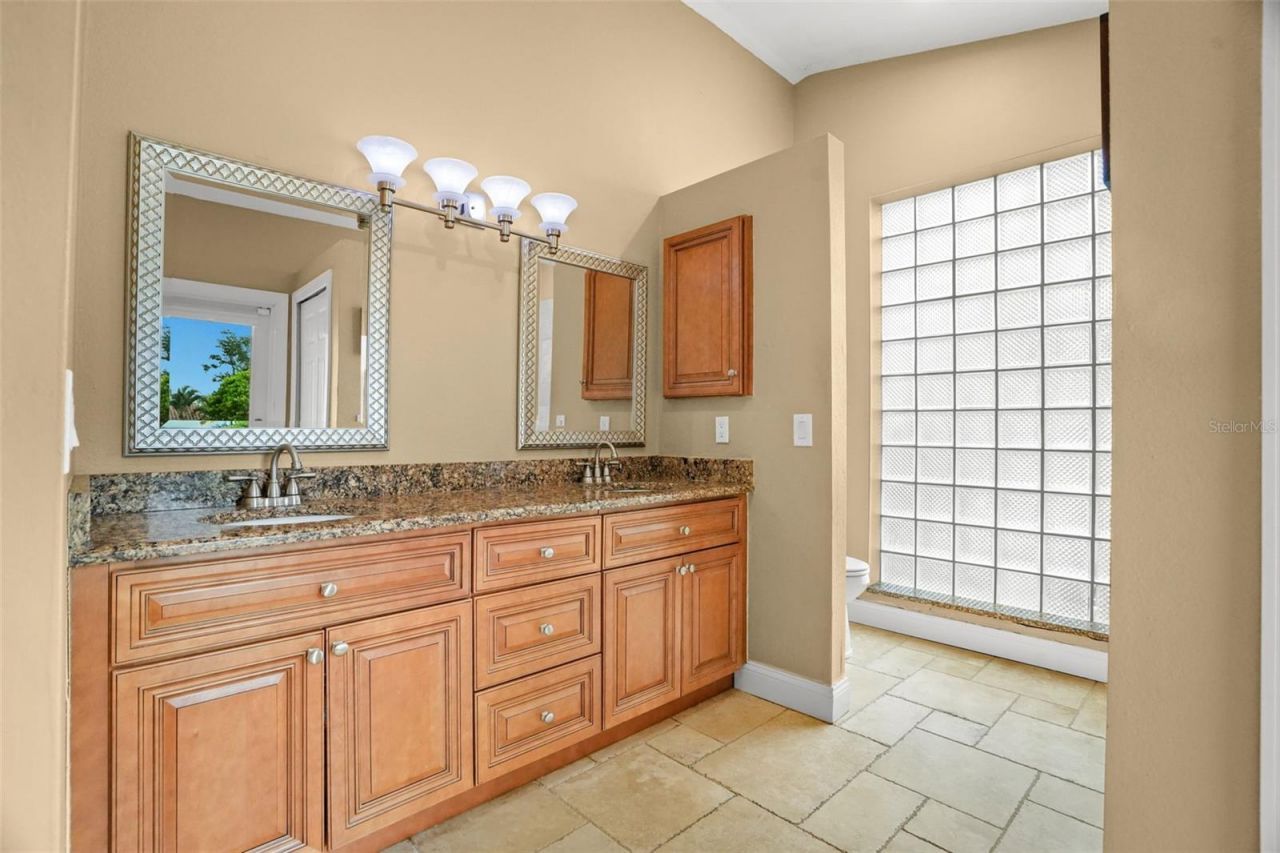 2001 Illinois Ave Ne, Saint Petersburg, FL 33703 Photo