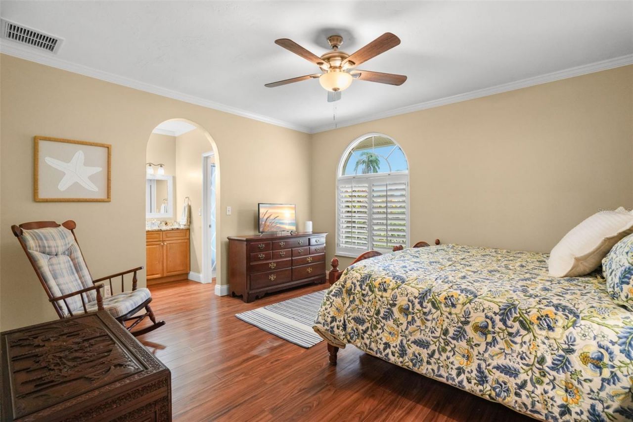 2001 Illinois Ave Ne, Saint Petersburg, FL 33703 Photo