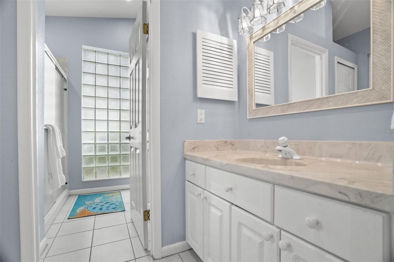 2001 Illinois Ave Ne, Saint Petersburg, FL 33703 Photo