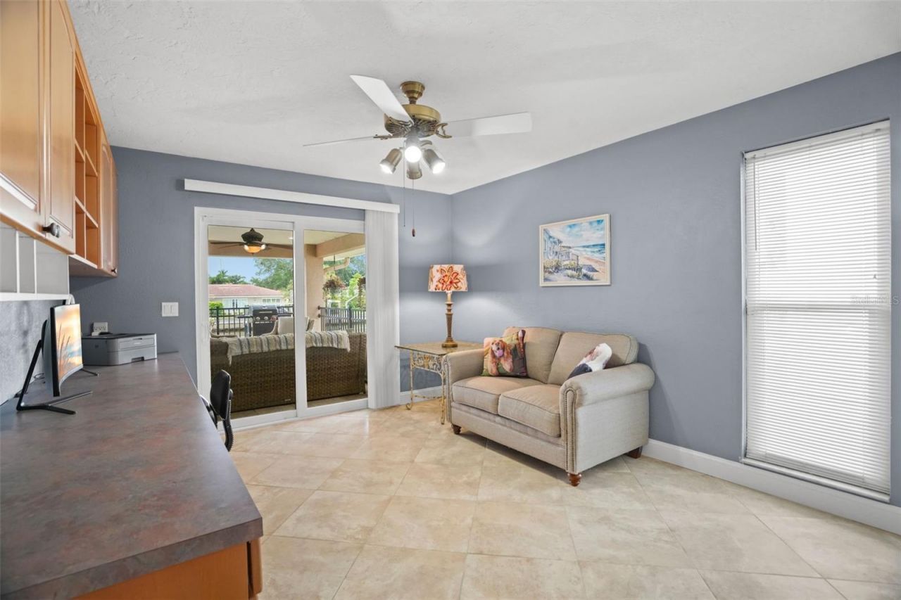 2001 Illinois Ave Ne, Saint Petersburg, FL 33703 Photo