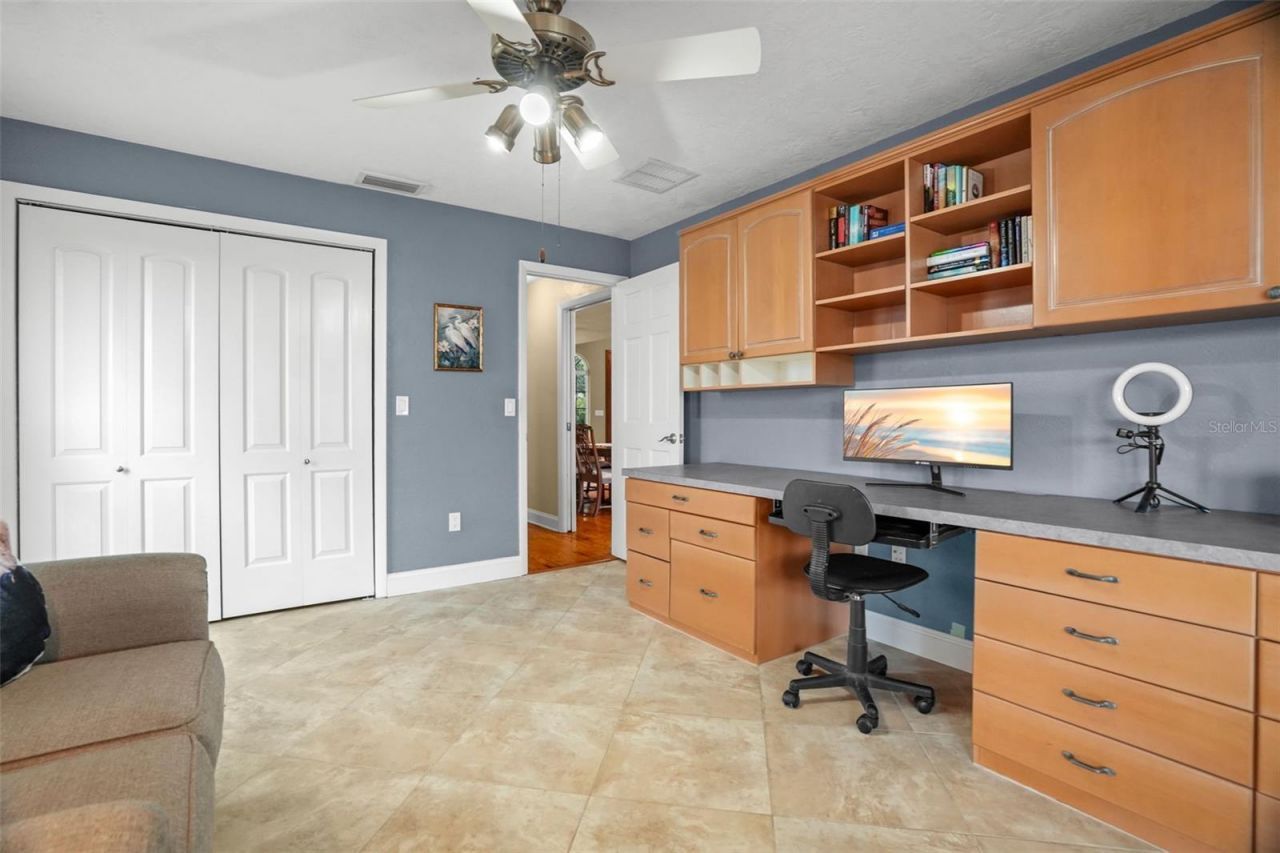 2001 Illinois Ave Ne, Saint Petersburg, FL 33703 Photo