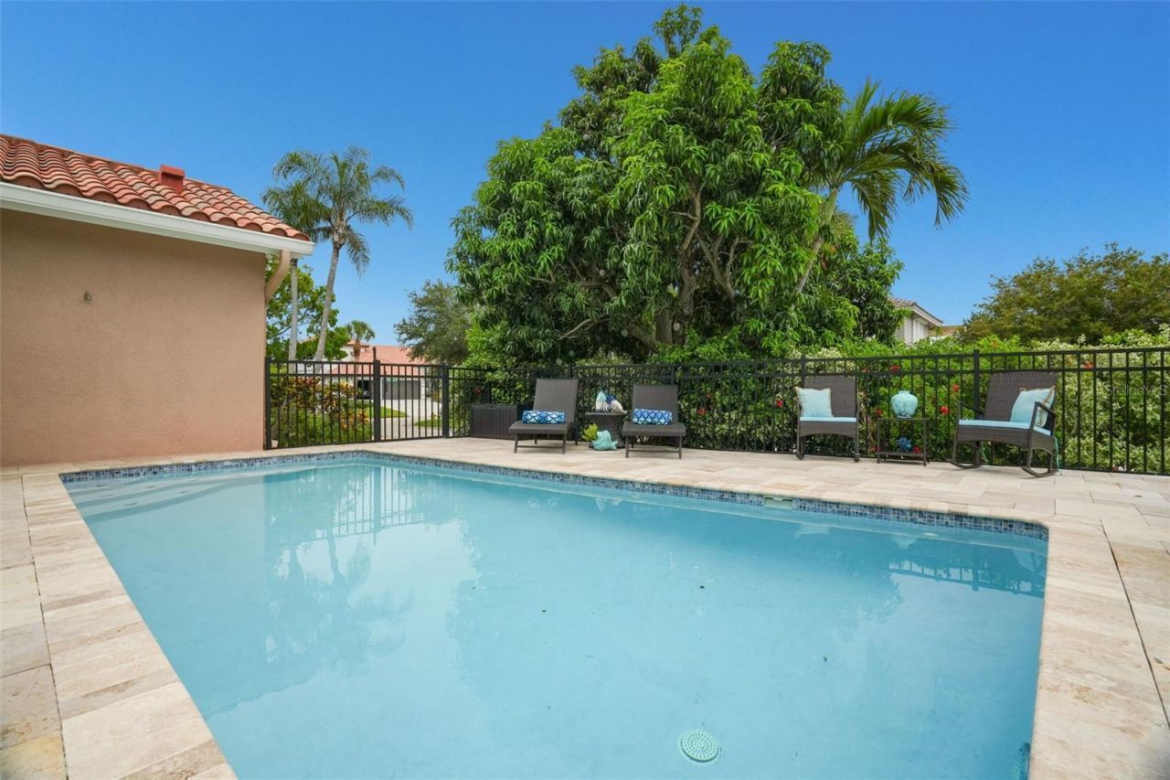2001 Illinois Ave Ne, Saint Petersburg, FL 33703 Photo