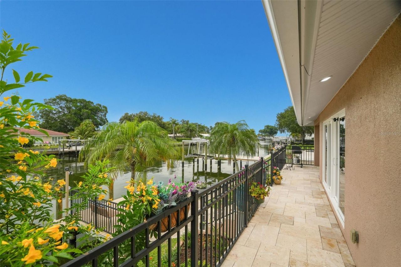 2001 Illinois Ave Ne, Saint Petersburg, FL 33703 Photo