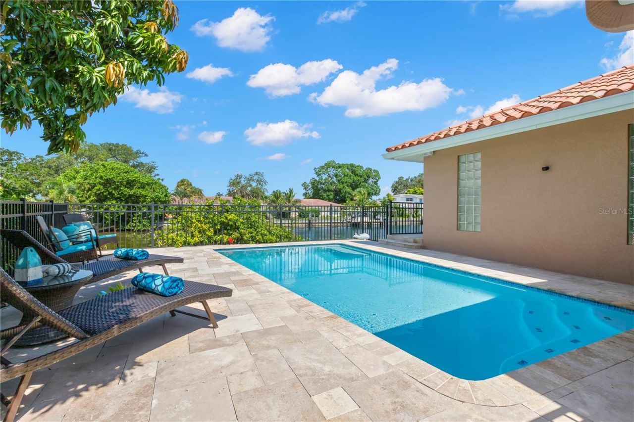 2001 Illinois Ave Ne, Saint Petersburg, FL 33703 Photo