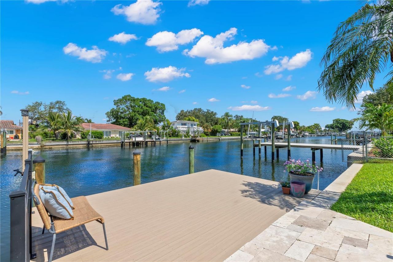 2001 Illinois Ave Ne, Saint Petersburg, FL 33703 Photo