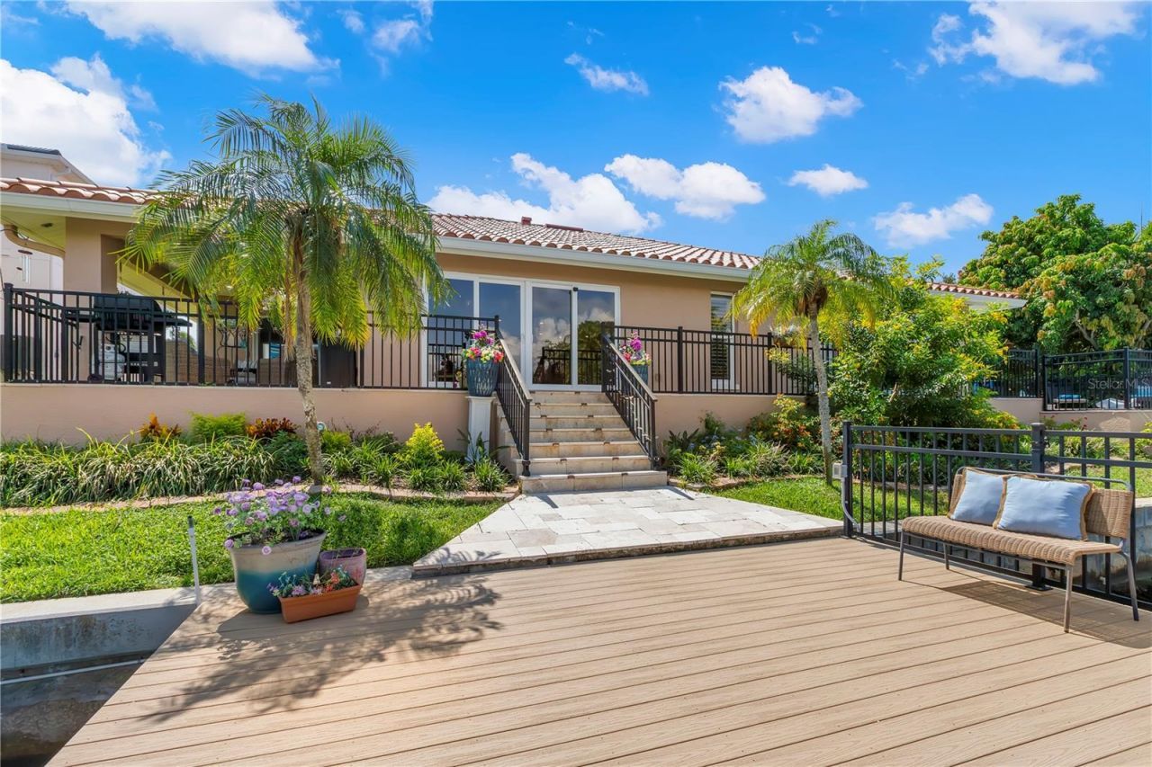 2001 Illinois Ave Ne, Saint Petersburg, FL 33703 Photo