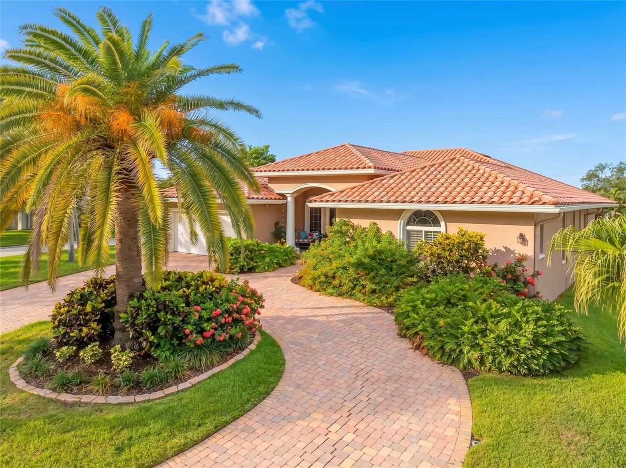 2001 Illinois Ave Ne, Saint Petersburg, FL 33703 Photo