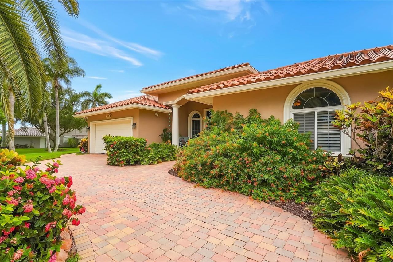 2001 Illinois Ave Ne, Saint Petersburg, FL 33703 Photo