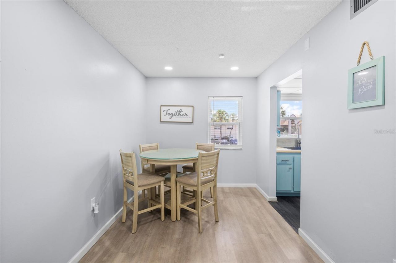 2727 75th Street W, Unit 9A12, Bradenton, FL 34209 Photo