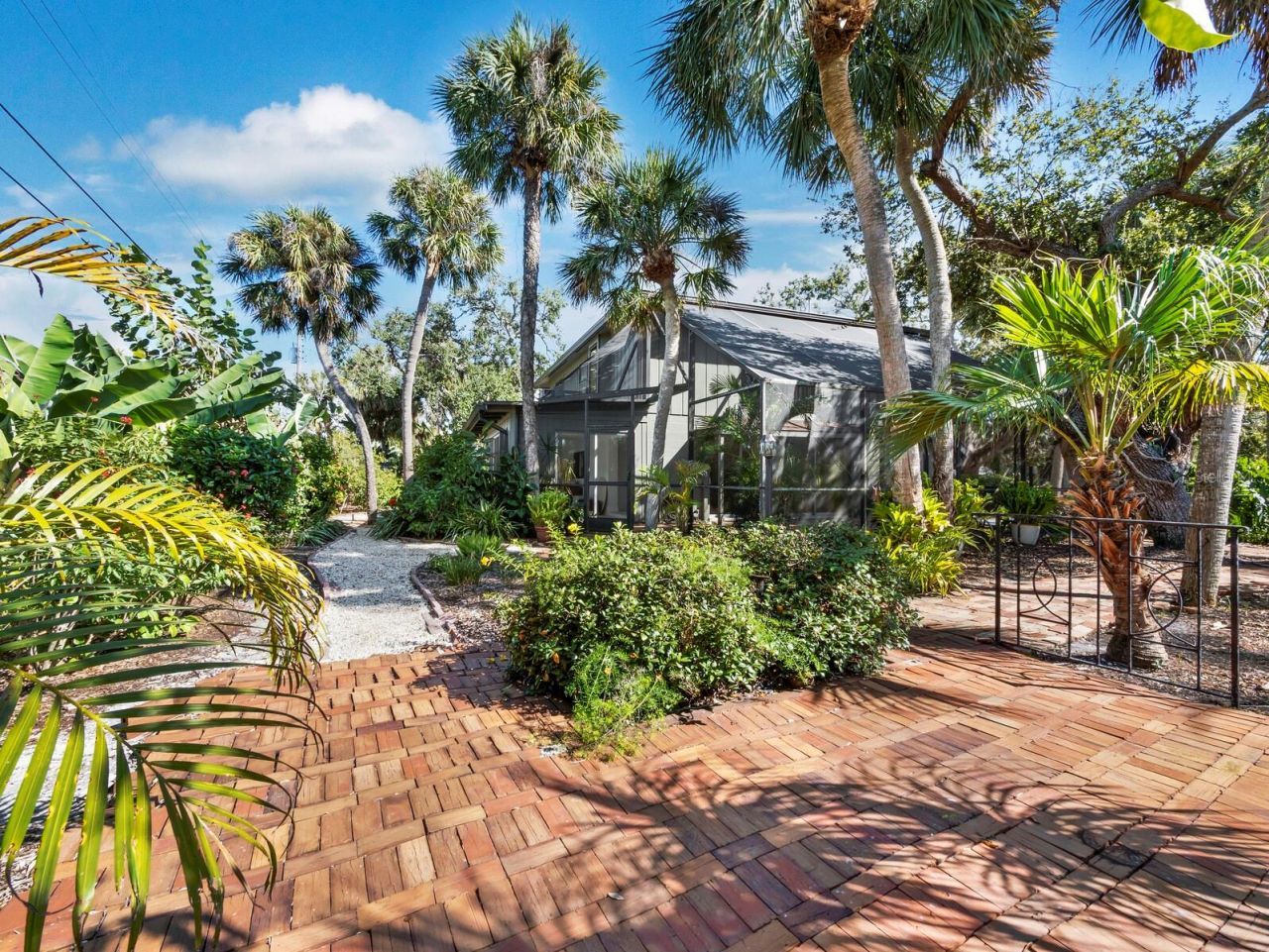 5451 Shadow Lawn Drive, Sarasota, FL 34242 Photo