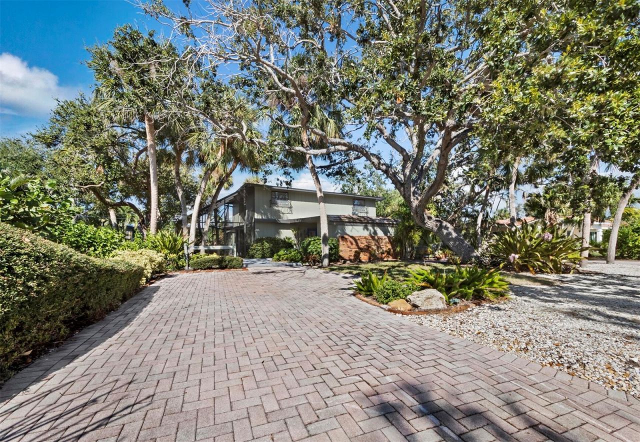 5451 Shadow Lawn Drive, Sarasota, FL 34242 Photo