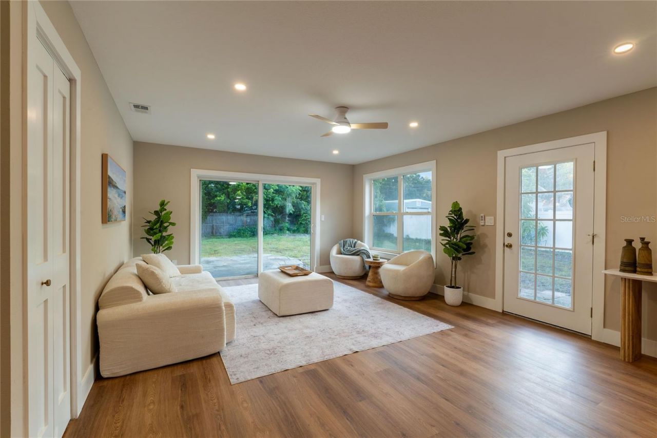 8017 31st Avenue N, Saint Petersburg, FL 33710 Photo