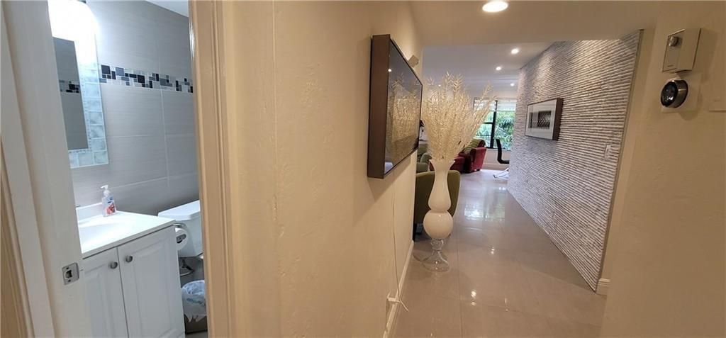 6010 S Falls Cir Drive, Unit 423, Lauderhill, FL 33319 Photo