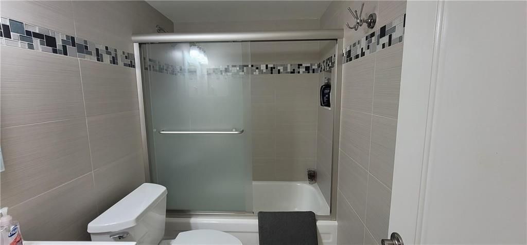 6010 S Falls Cir Drive, Unit 423, Lauderhill, FL 33319 Photo