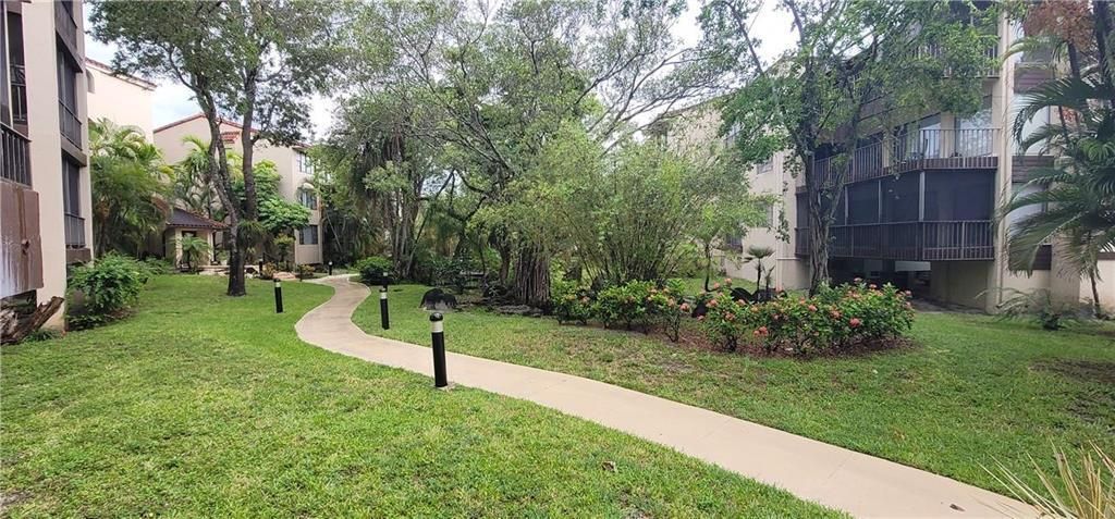 6010 S Falls Cir Drive, Unit 423, Lauderhill, FL 33319 Photo