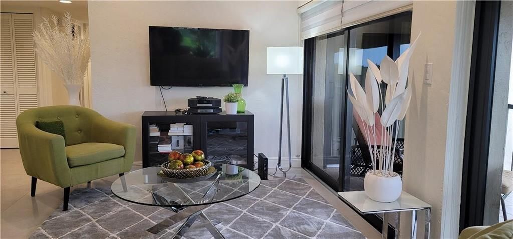 6010 S Falls Cir Drive, Unit 423, Lauderhill, FL 33319 Photo