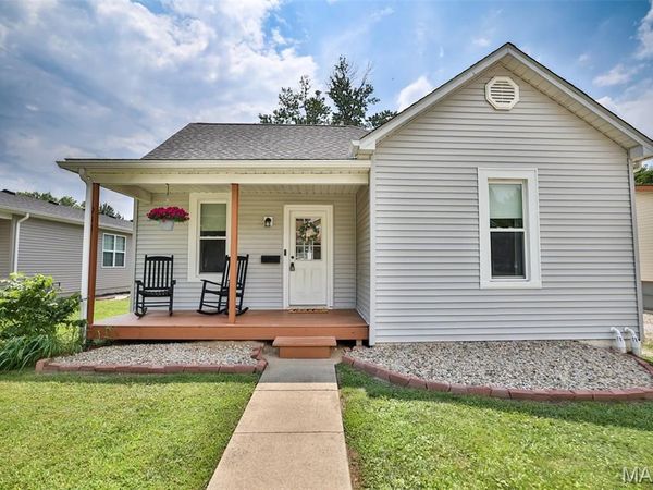 911 Highland Street, Edwardsville, IL 62025