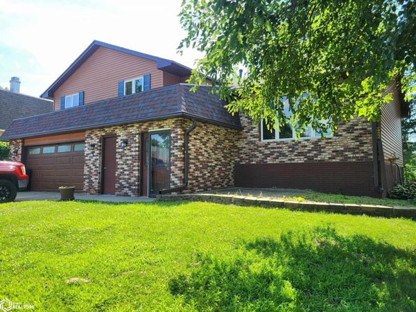 1911 Bailey Drive, Marshalltown, IA 50158
