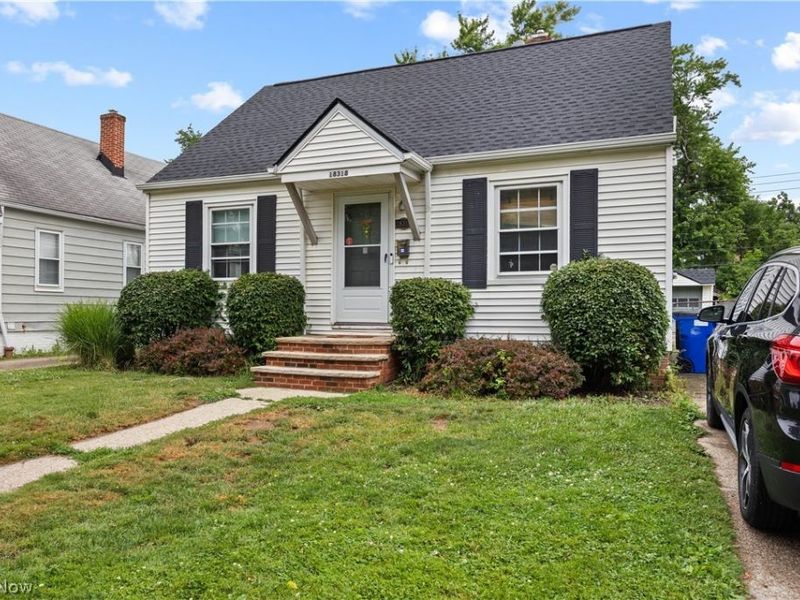 18318 Homeway Road, Cleveland, OH 44135 Photo 2