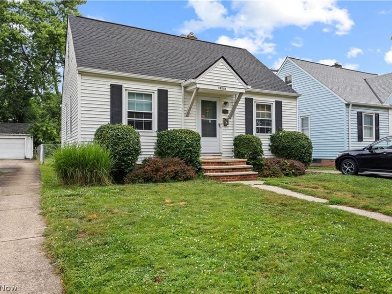 18318 Homeway Road, Cleveland, OH 44135 Photo 3