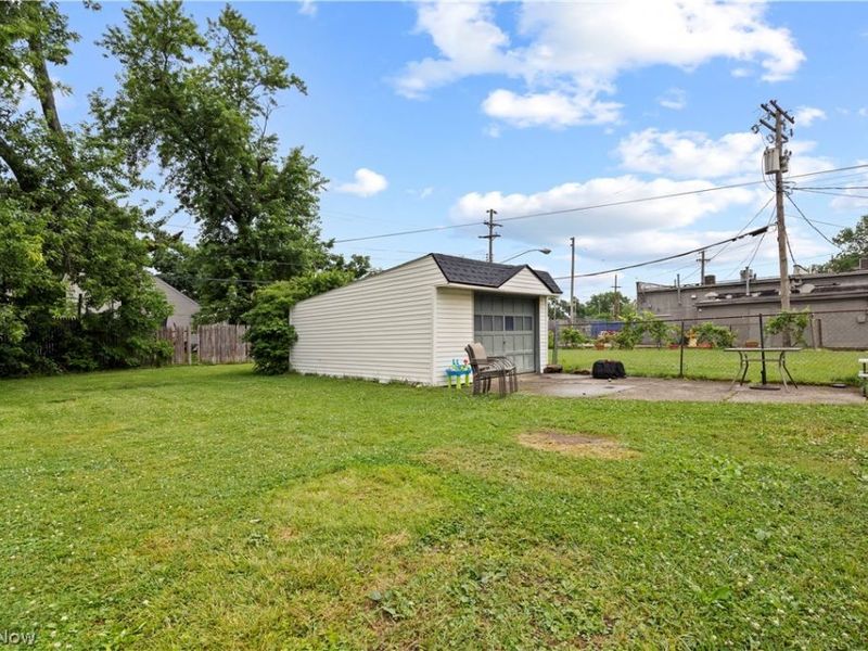 18318 Homeway Road, Cleveland, OH 44135 Photo 8