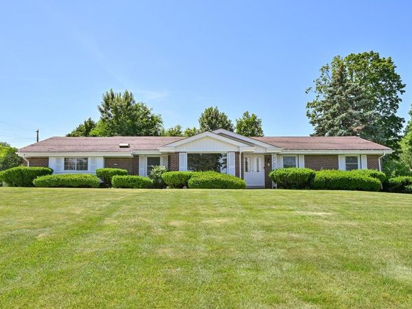 17925 Redvere DRIVE, Brookfield, WI 53005