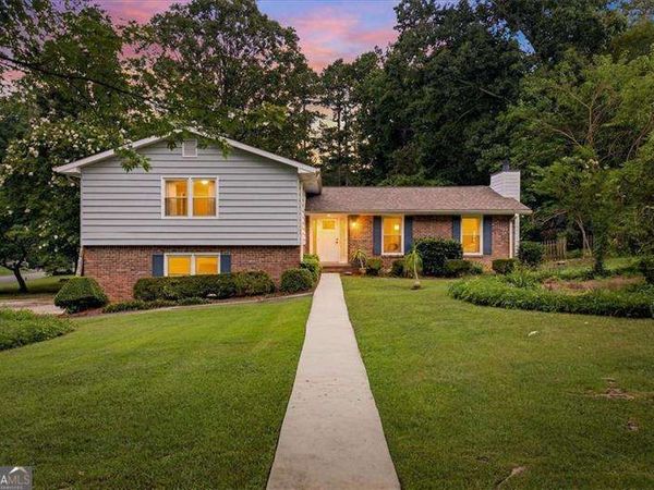 8 Rhodes Drive, Marietta, GA 30068