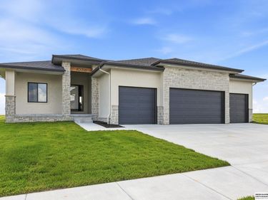 10316 S 212th Street, Gretna, NE 68028