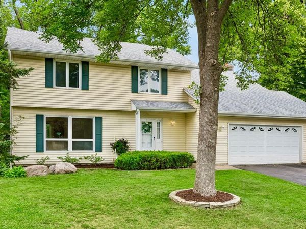 7840 W 100th Street , Bloomington, MN 55438