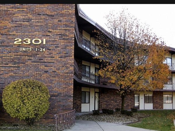 2303 HOLIDAY TERRACE Court , Unit 41, Lansing, IL 60438