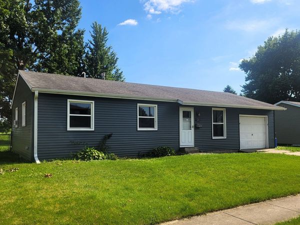 936 Avenue E , Rochelle, IL 61068